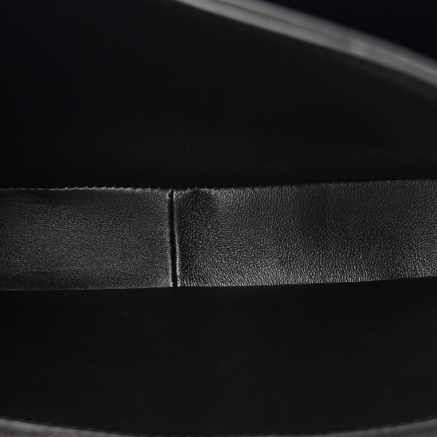 Shiny Calfskin Medium Triomphe Black