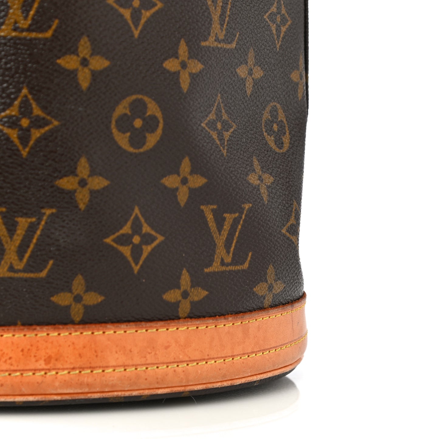 Monogram Petit Bucket 23