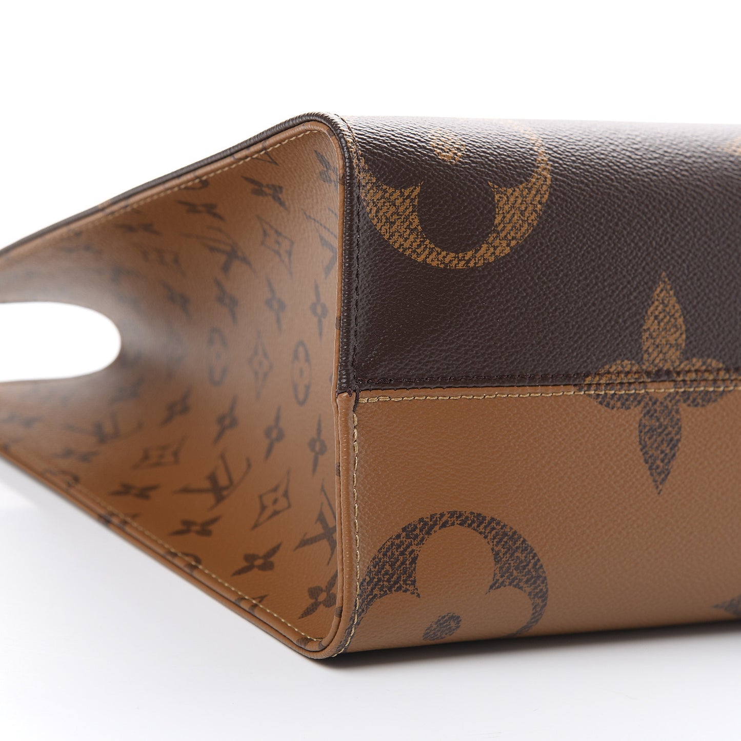 Reverse Monogram Giant Onthego MM