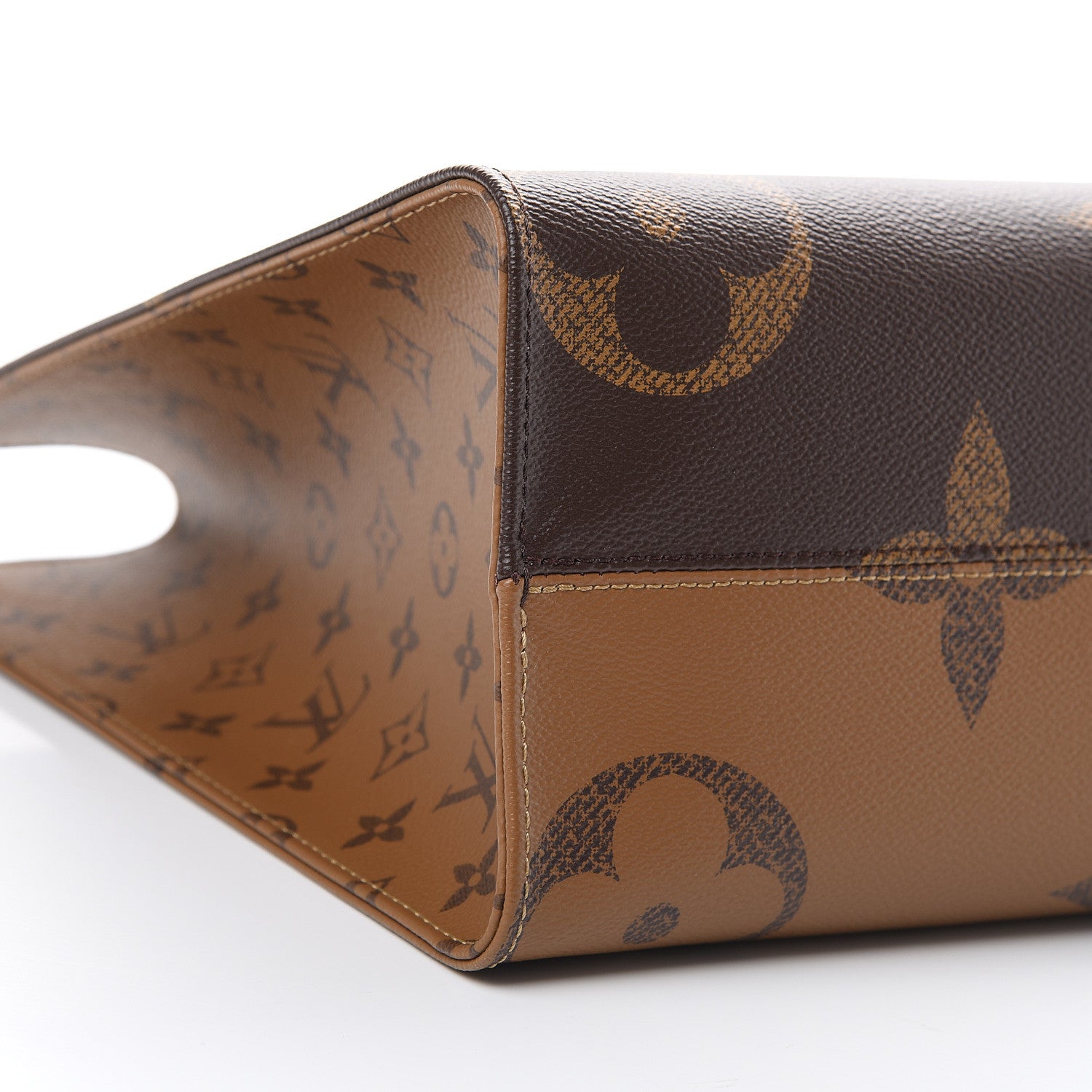 Louis Vuitton Reverse Monogram Giant Onthego MM 5 of 10
