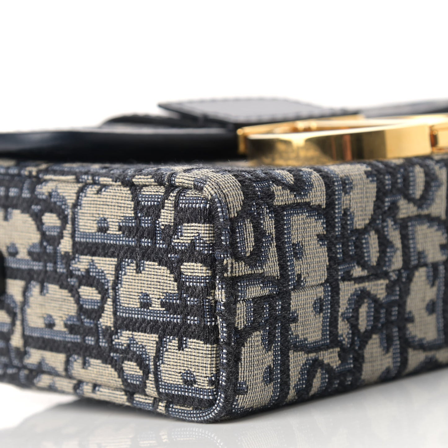 Oblique 30 Montaigne Box Bag Blue