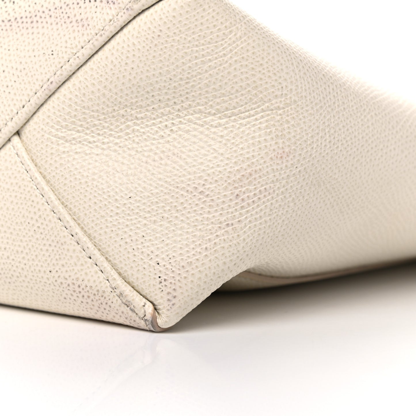 Grained Calfskin Small Vertical Cabas Cream