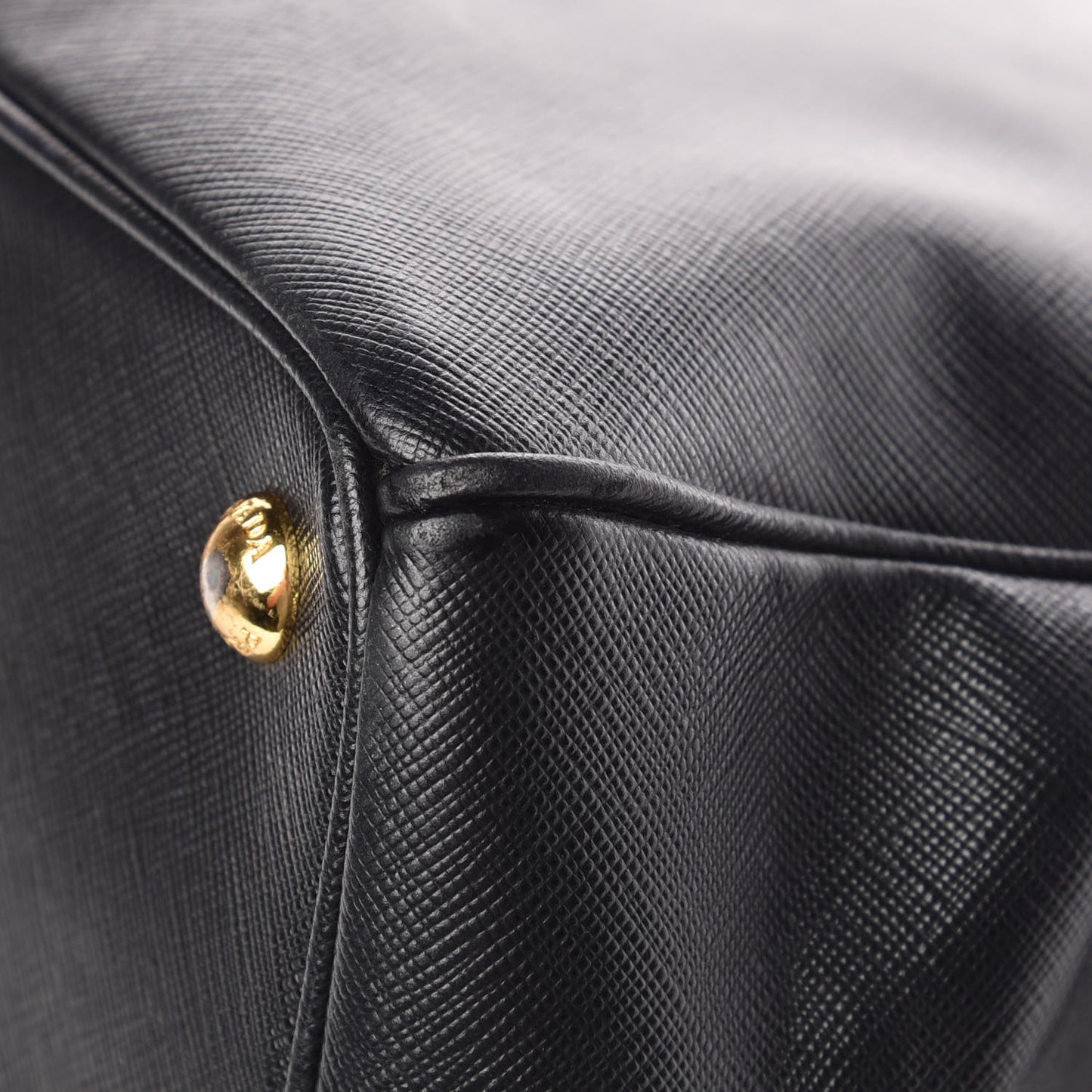 Saffiano Medium Galleria Double Zip Tote Black