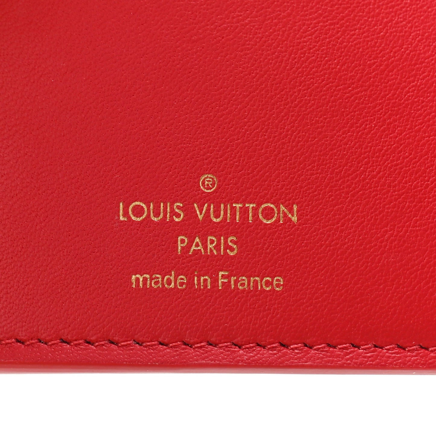 Taurillon Capucines Compact Wallet Rubis