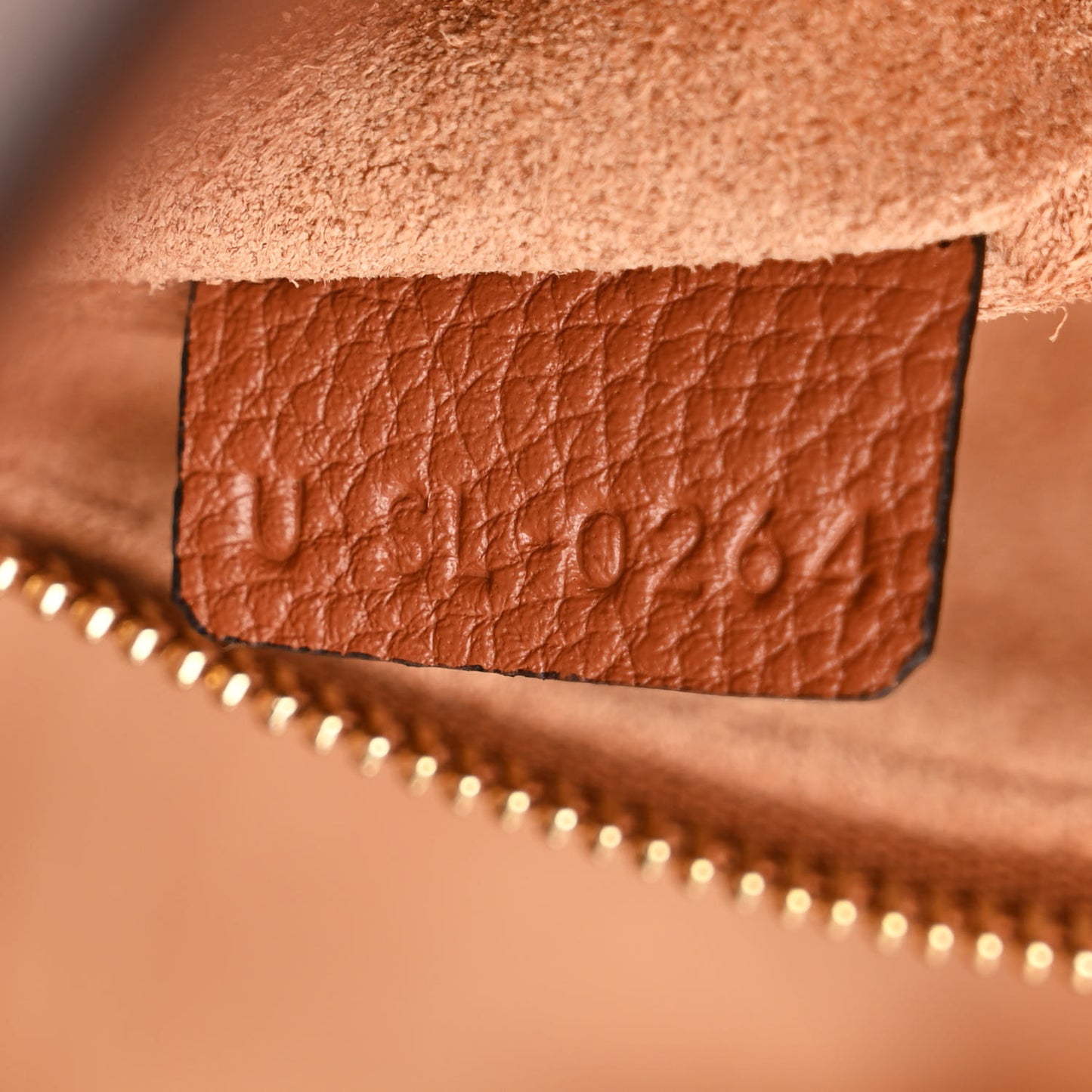 Grained Calfskin Triomphe Medium Cabas Anais Tan