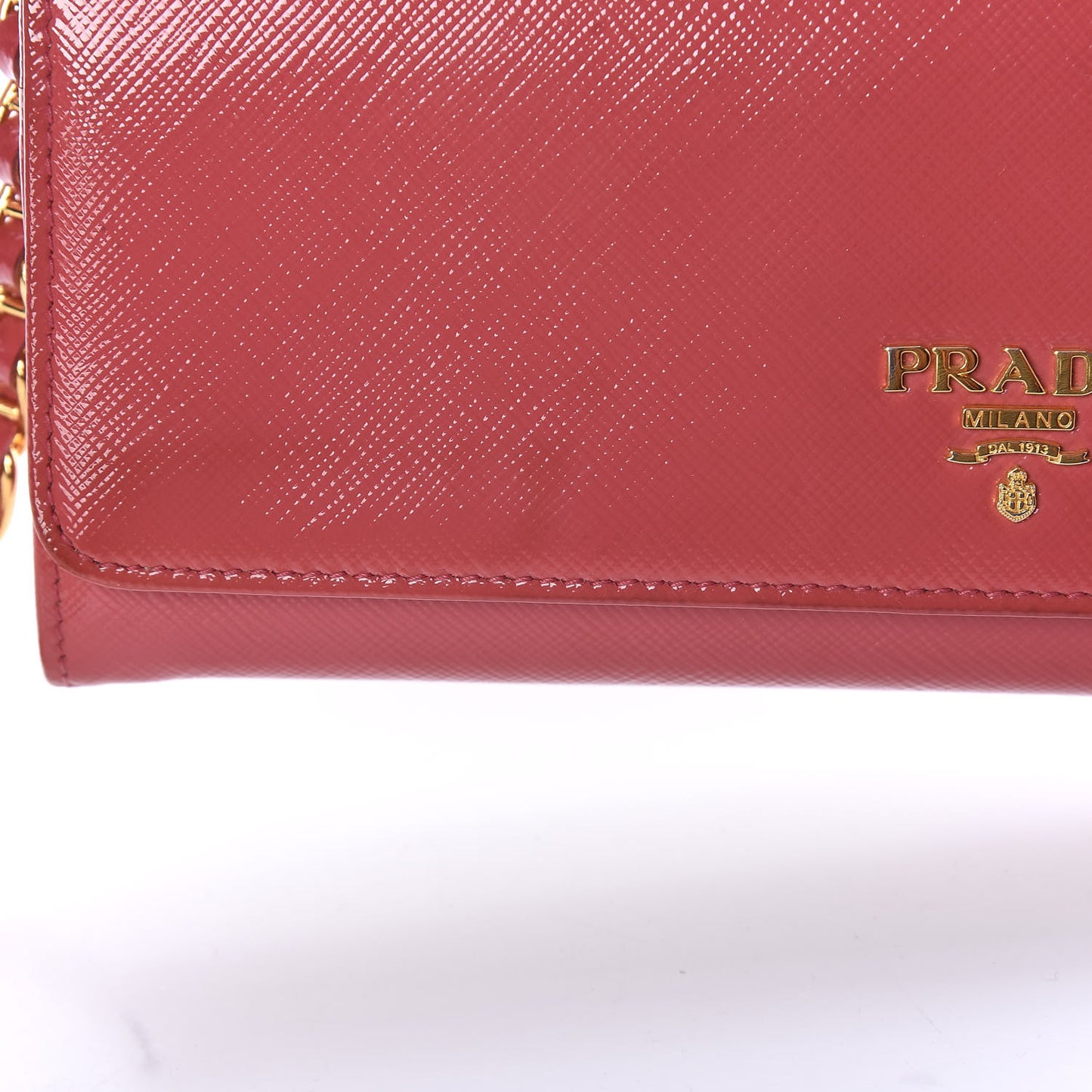 Saffiano Vernice Metal Oro Chain Wallet