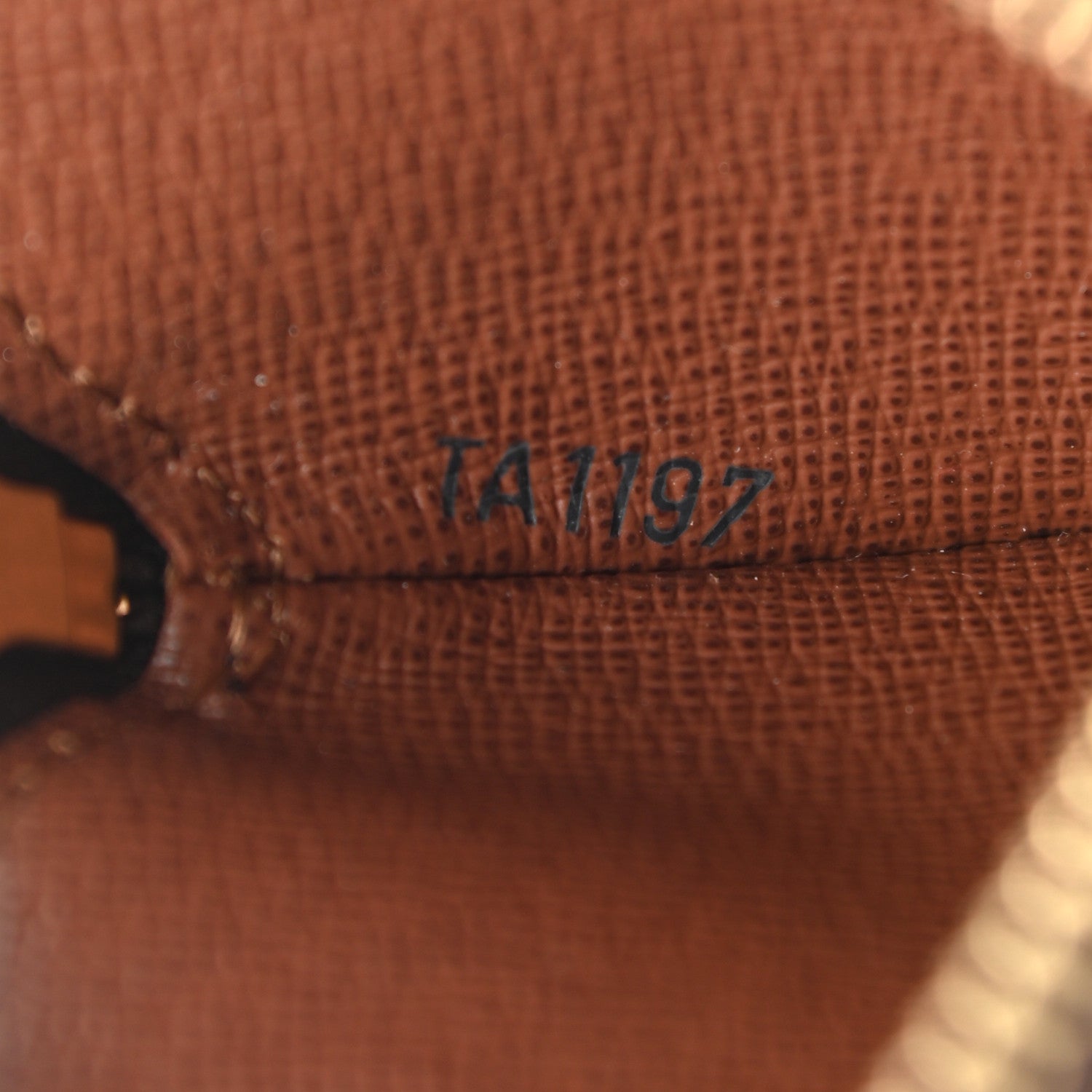 Louis Vuitton Monogram Round Coin Purse 7 of 7