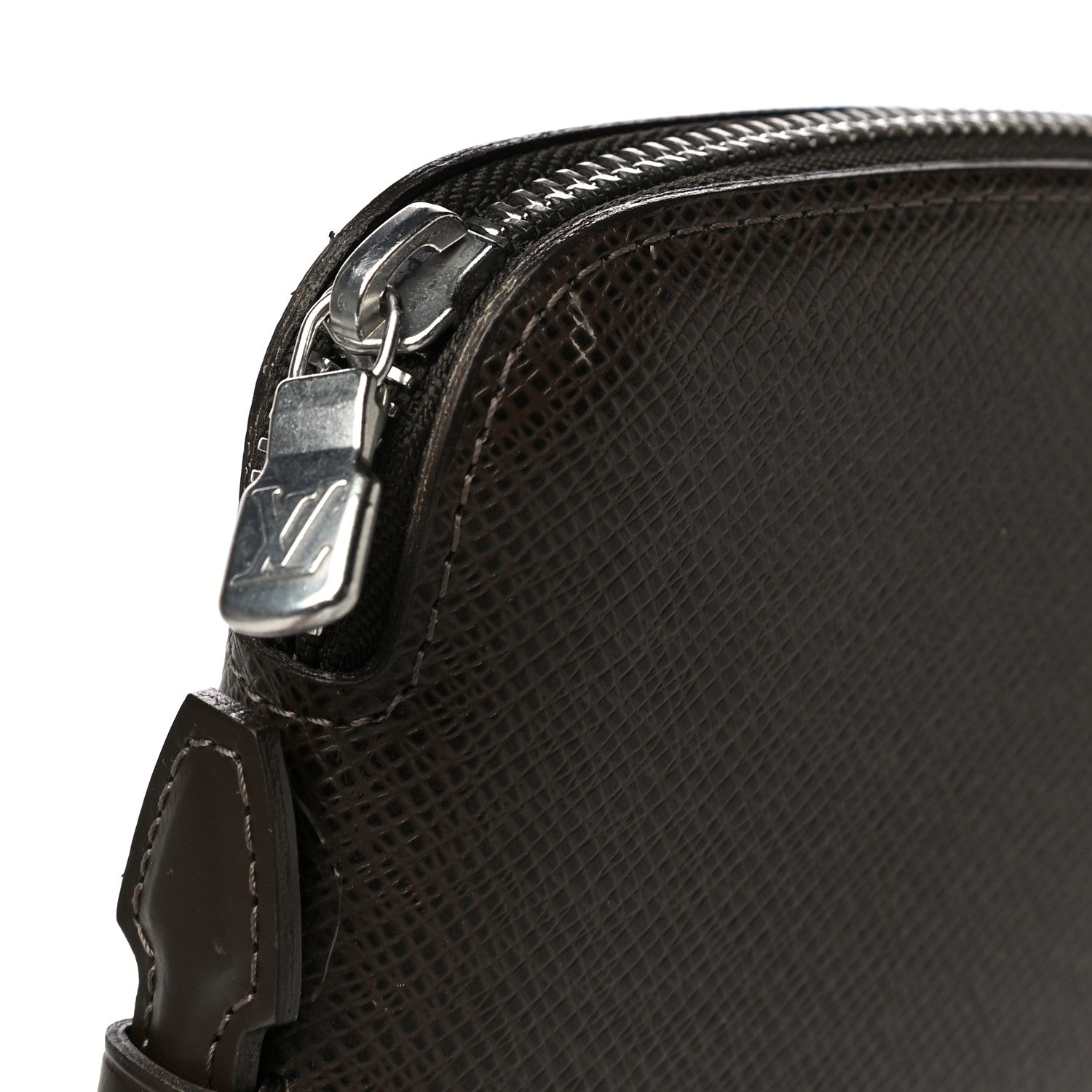 Louis Vuitton Taiga Atoll Travel Organizer Grizzli 16 of 19