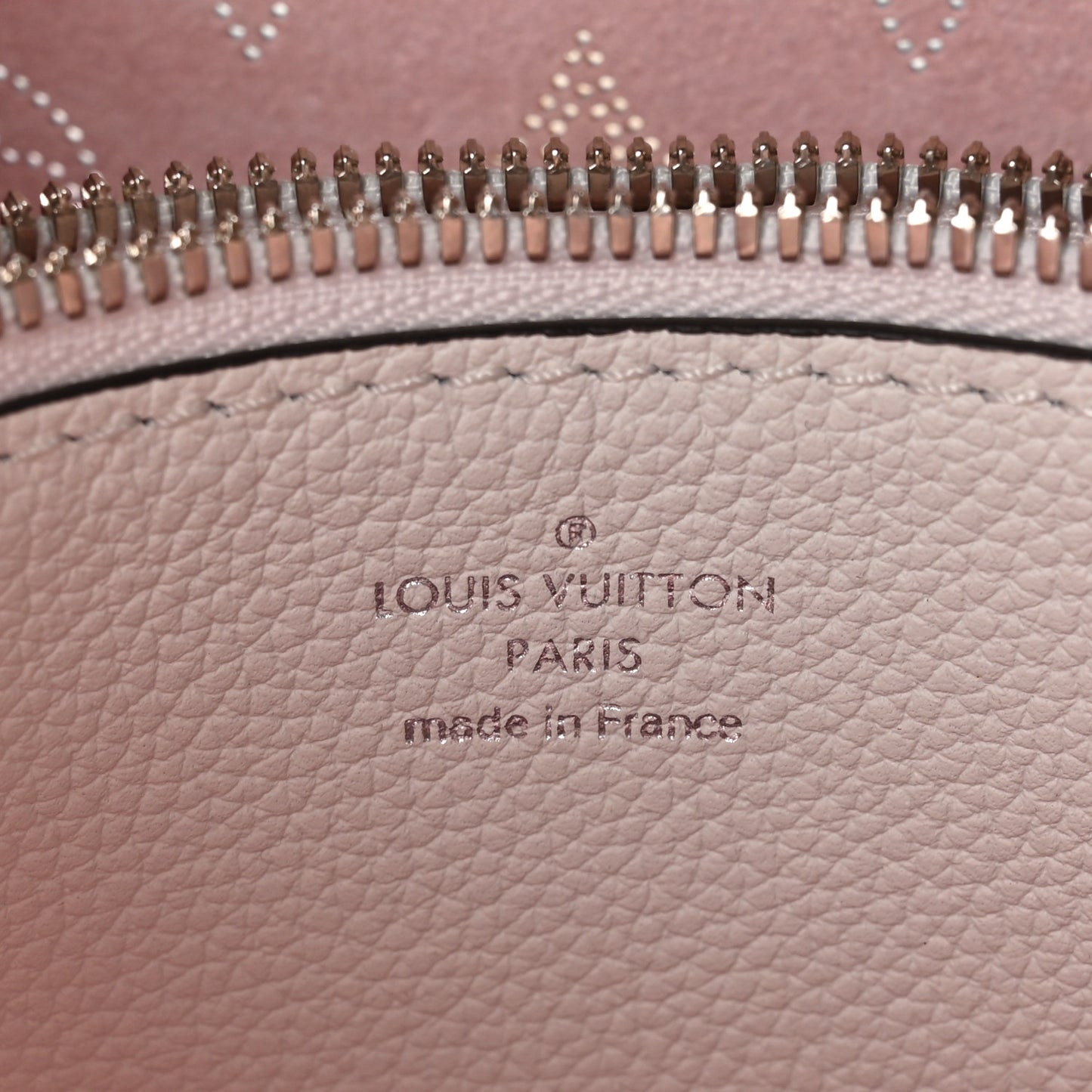 LOUIS VUITTON Mahina Muria Snow White