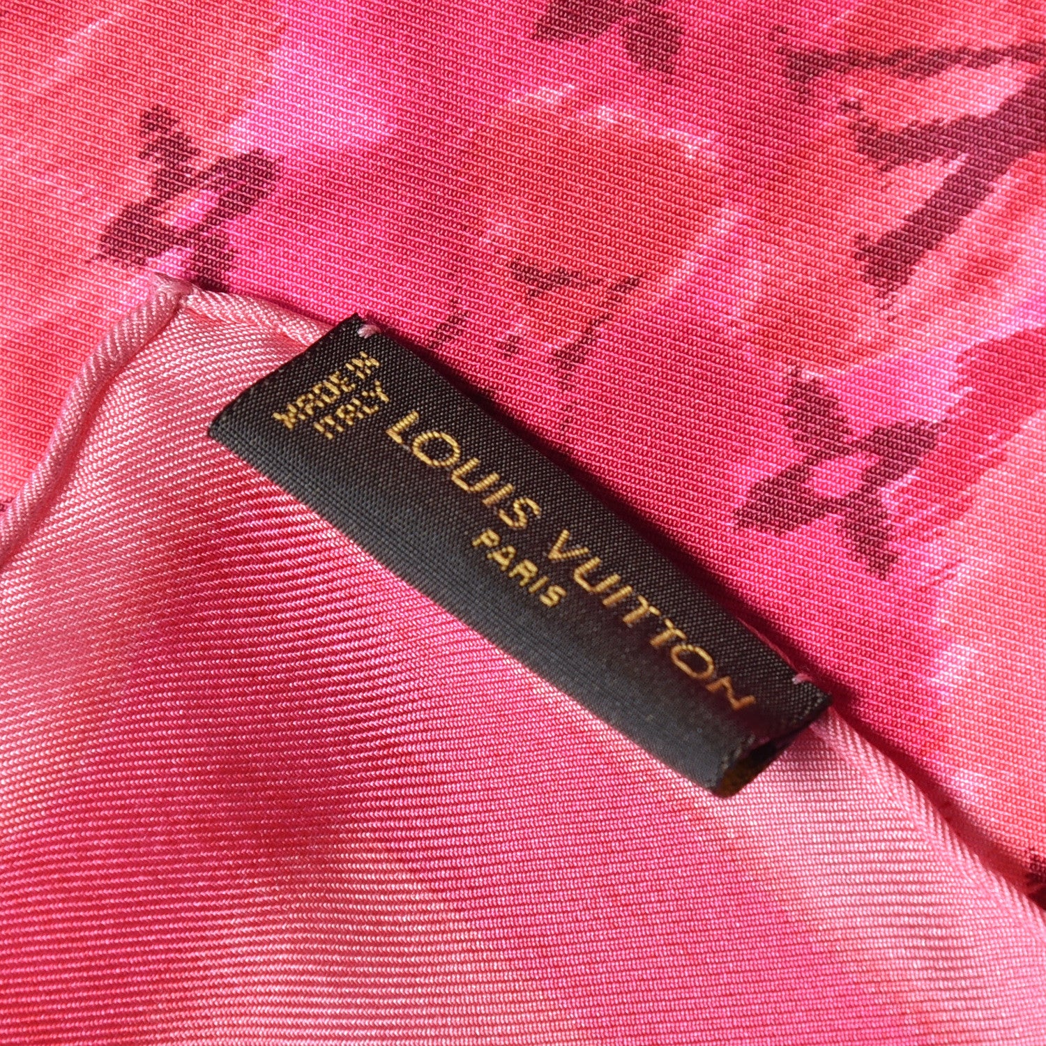 Louis Vuitton Silk Monogram Ikat Summer Square Scarf Rose Indien 4 of 5