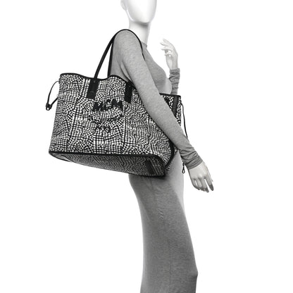MCM Visetos Large Liz Reversible Shopper Tote Black 2 of 17
