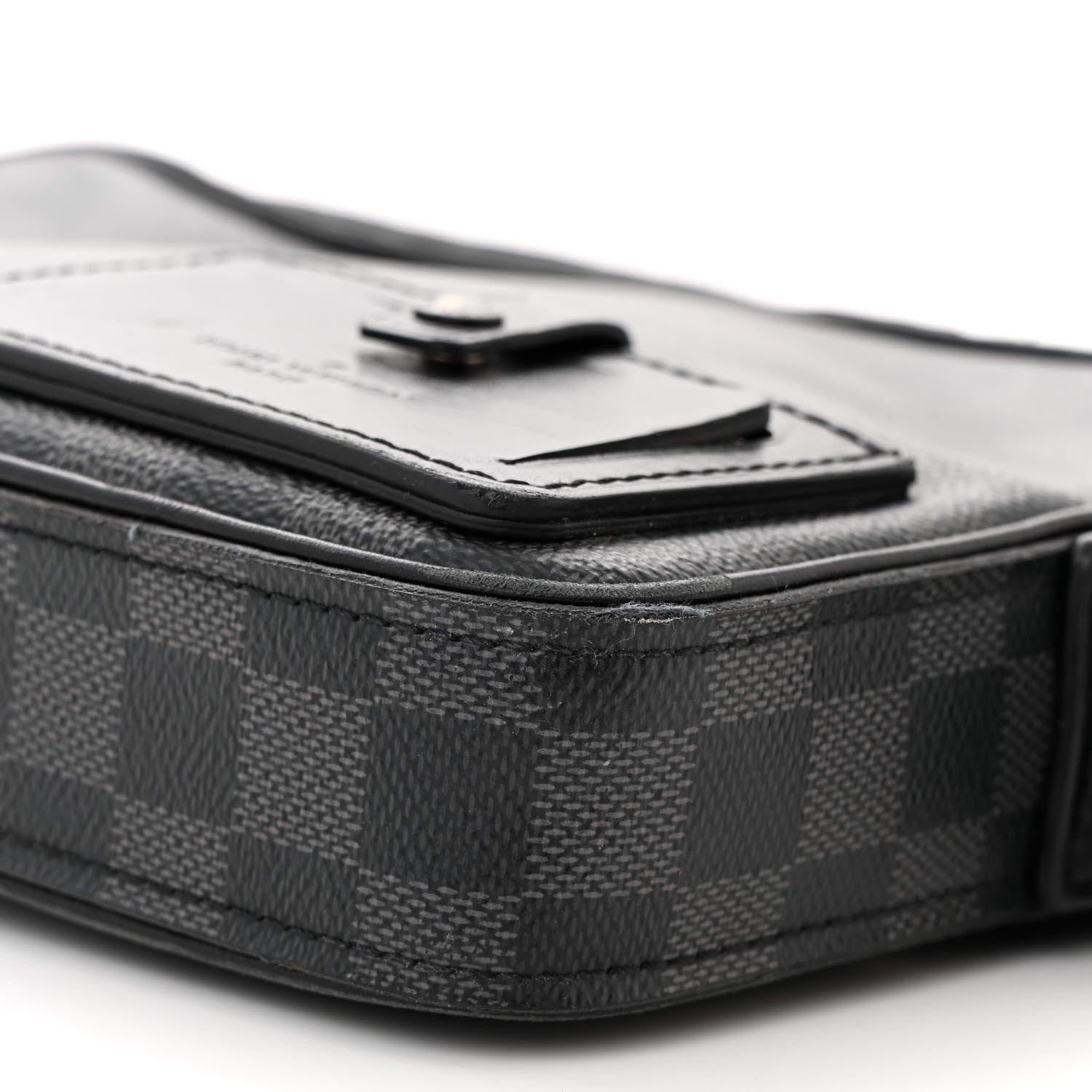 Louis Vuitton Damier Graphite Alpha Messenger Bag 10 of 20