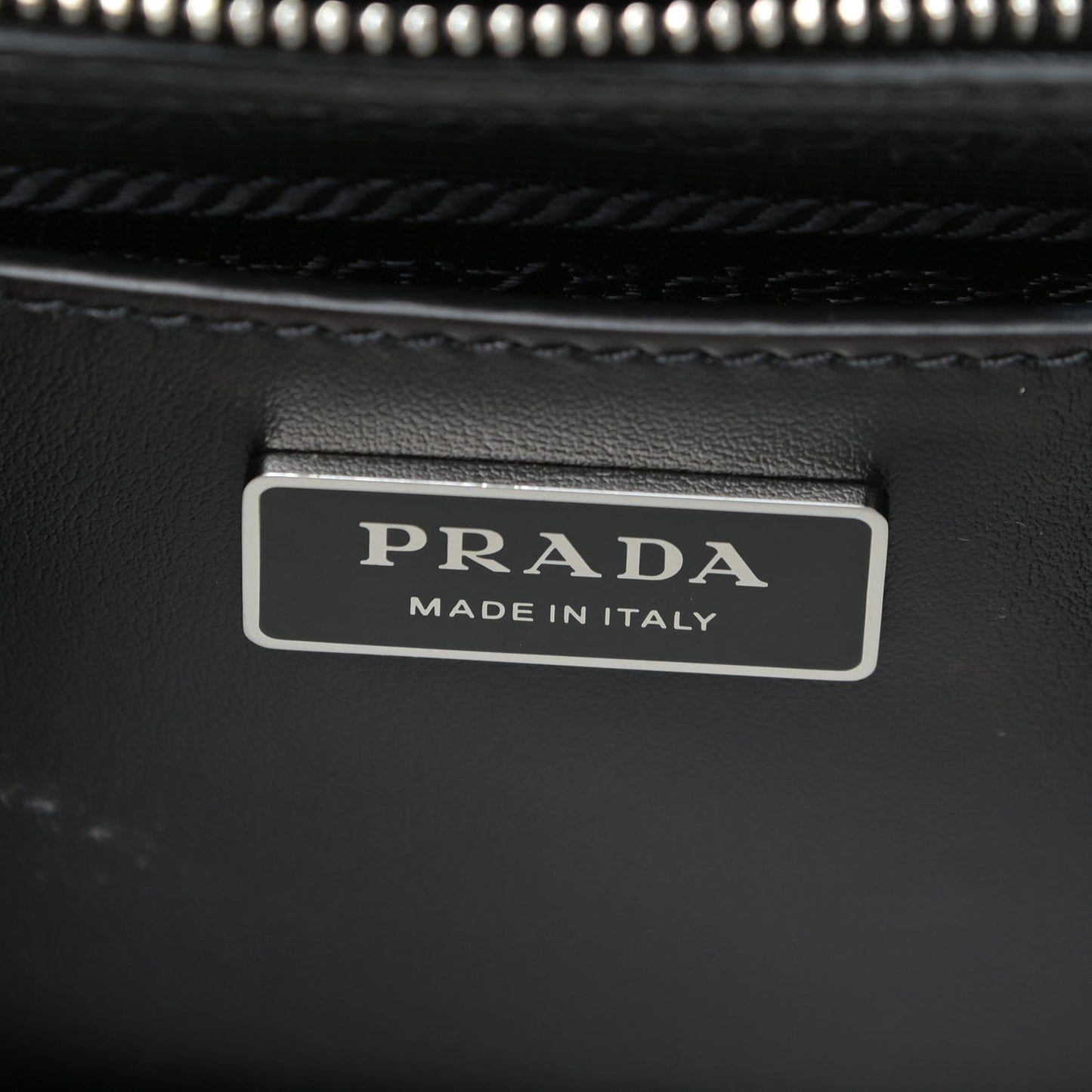 Saffiano Cuir Medium Tote Black Fuoco