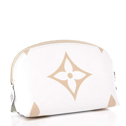 Louis Vuitton Monogram Giant Cosmetic Pouch Kaki 3 of 9