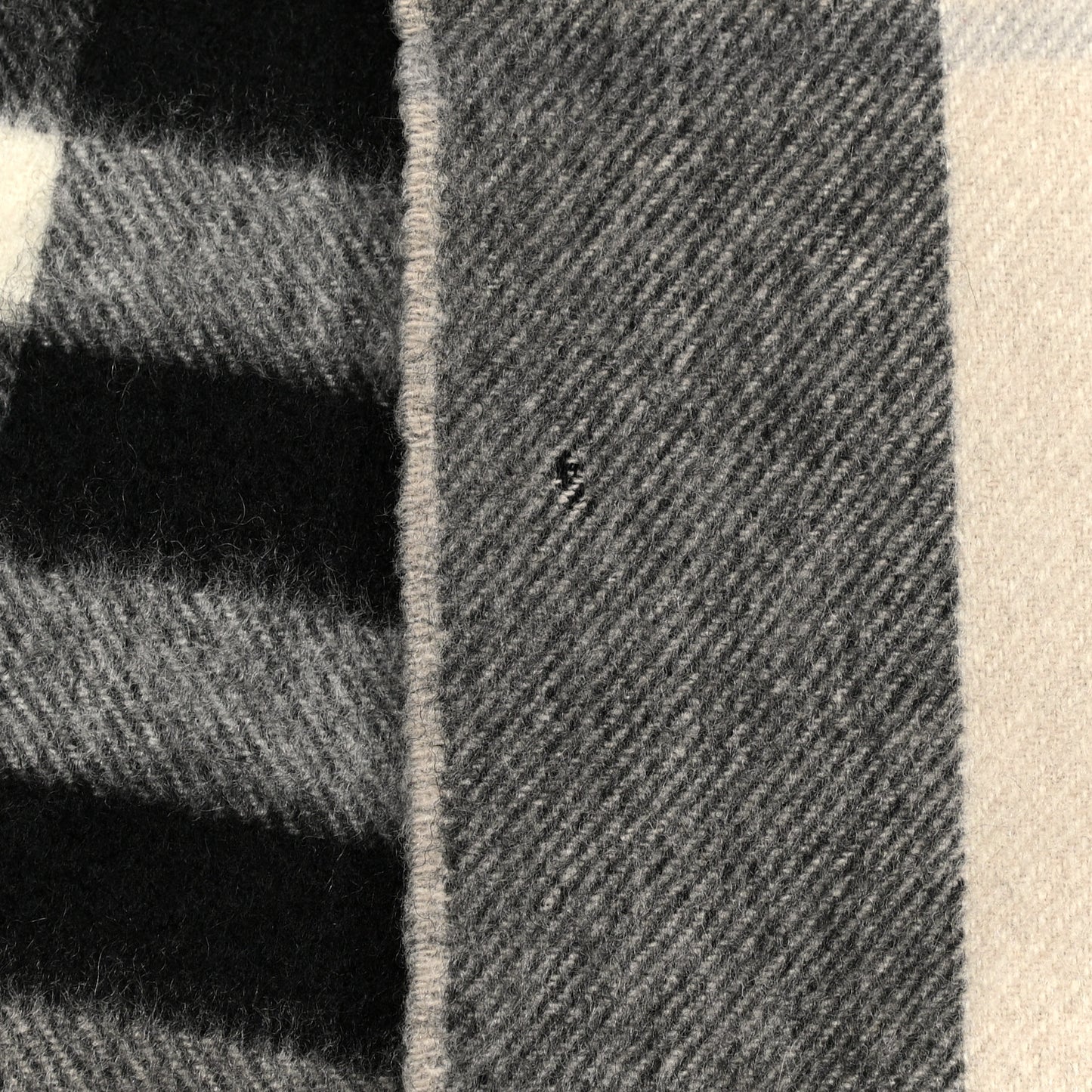 Cashmere Classic Check Fringe Scarf Grey