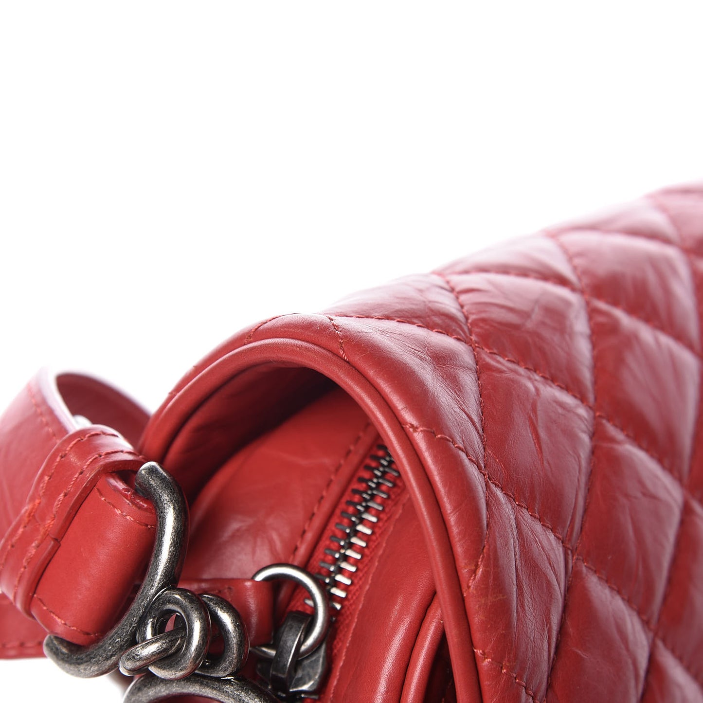Aged Calfskin Quilted Medium Chain Detail Flap Red