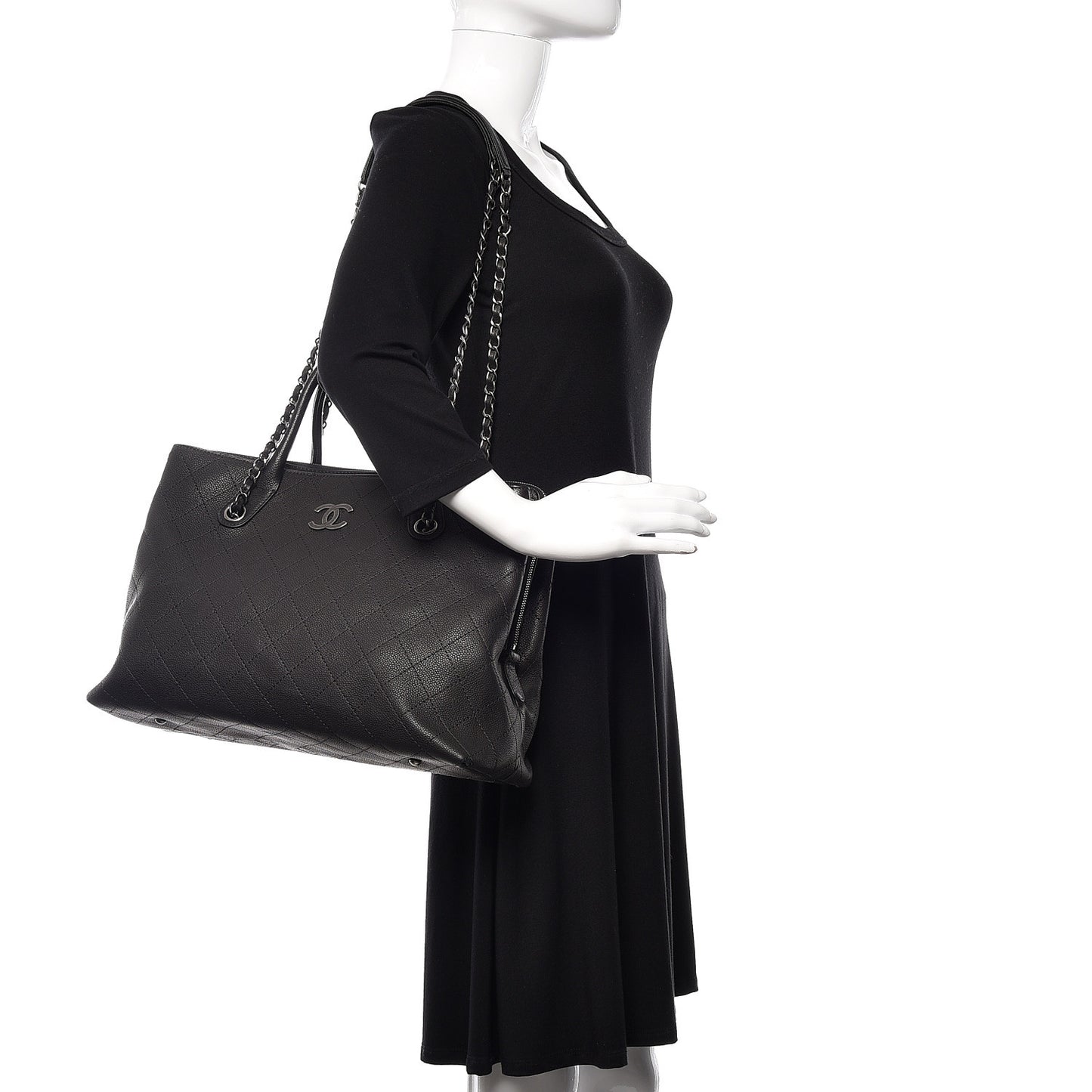 Grained Vegetal Calfskin Urban Shopping Tote Black