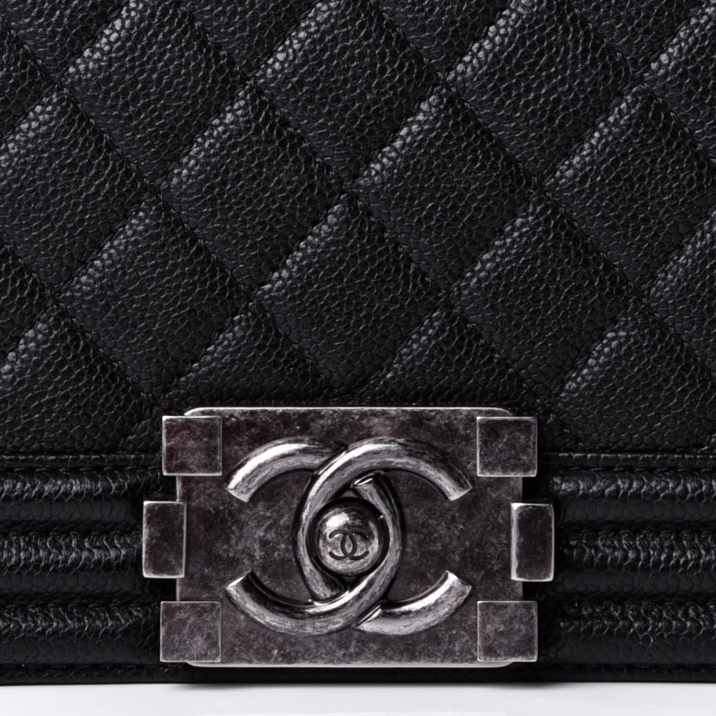 Caviar Quilted Medium Boy Flap Black