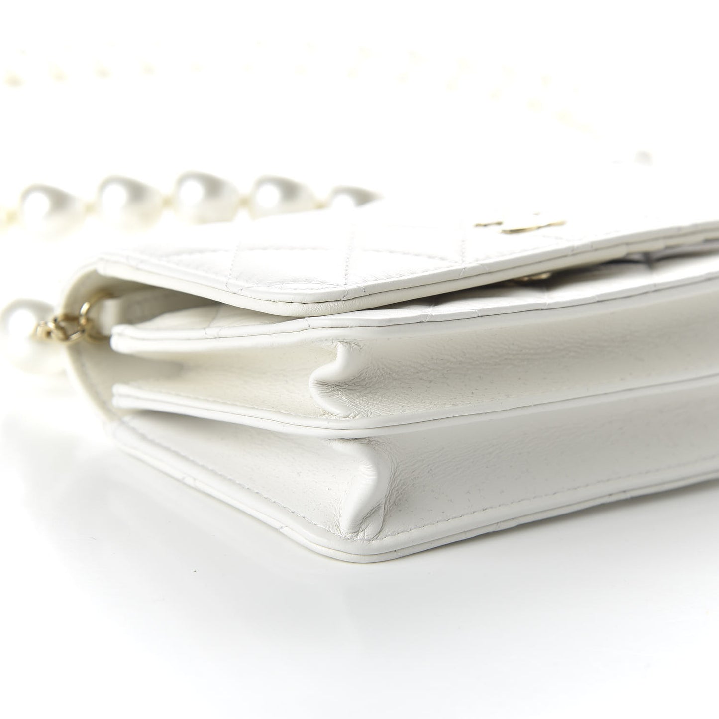Calfskin Quilted Pearl Mini Wallet On Chain WOC White