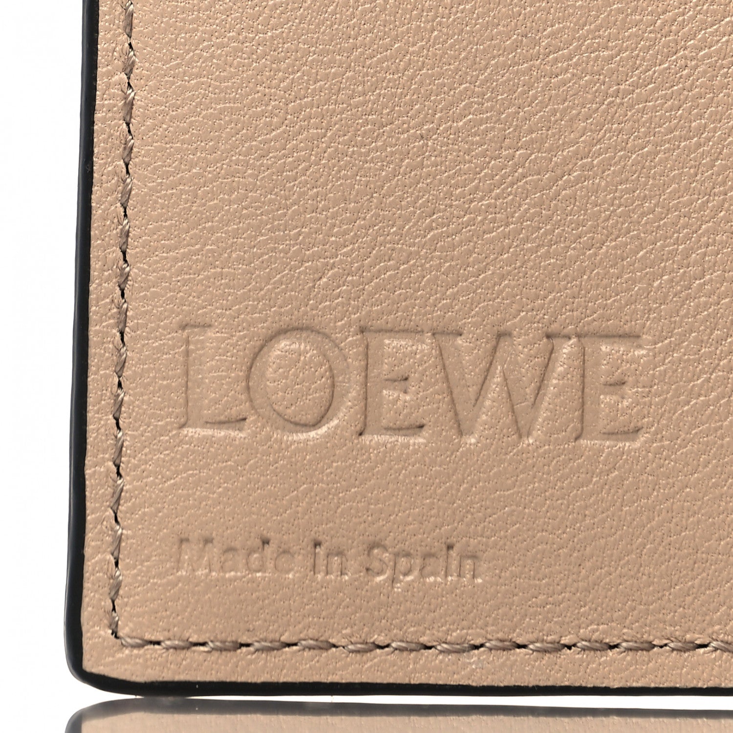 Loewe Pebble Grain Calfskin Anagram Small Vertical Wallet Sand 6 of 9