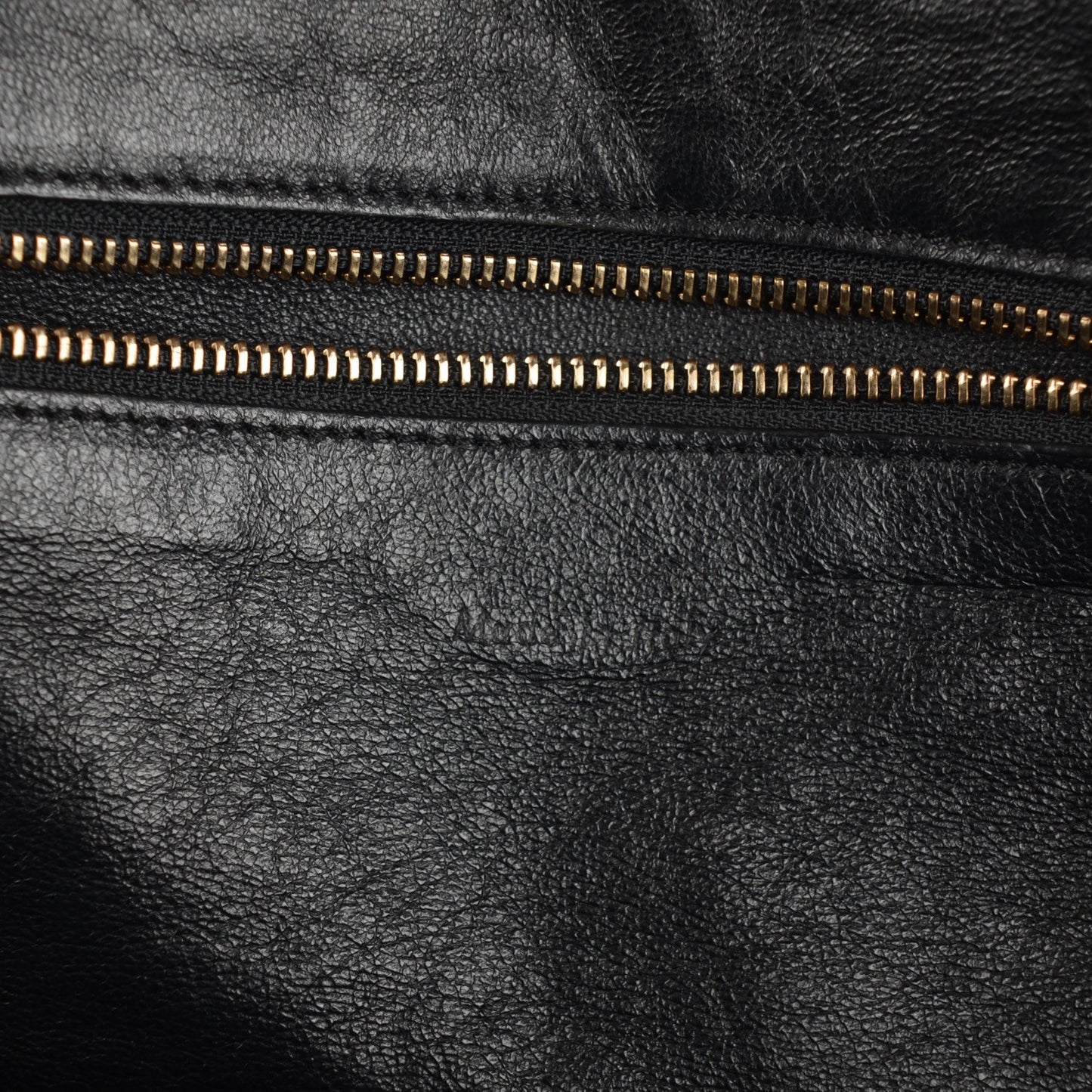 Smooth Calfskin Medium Luggage Black