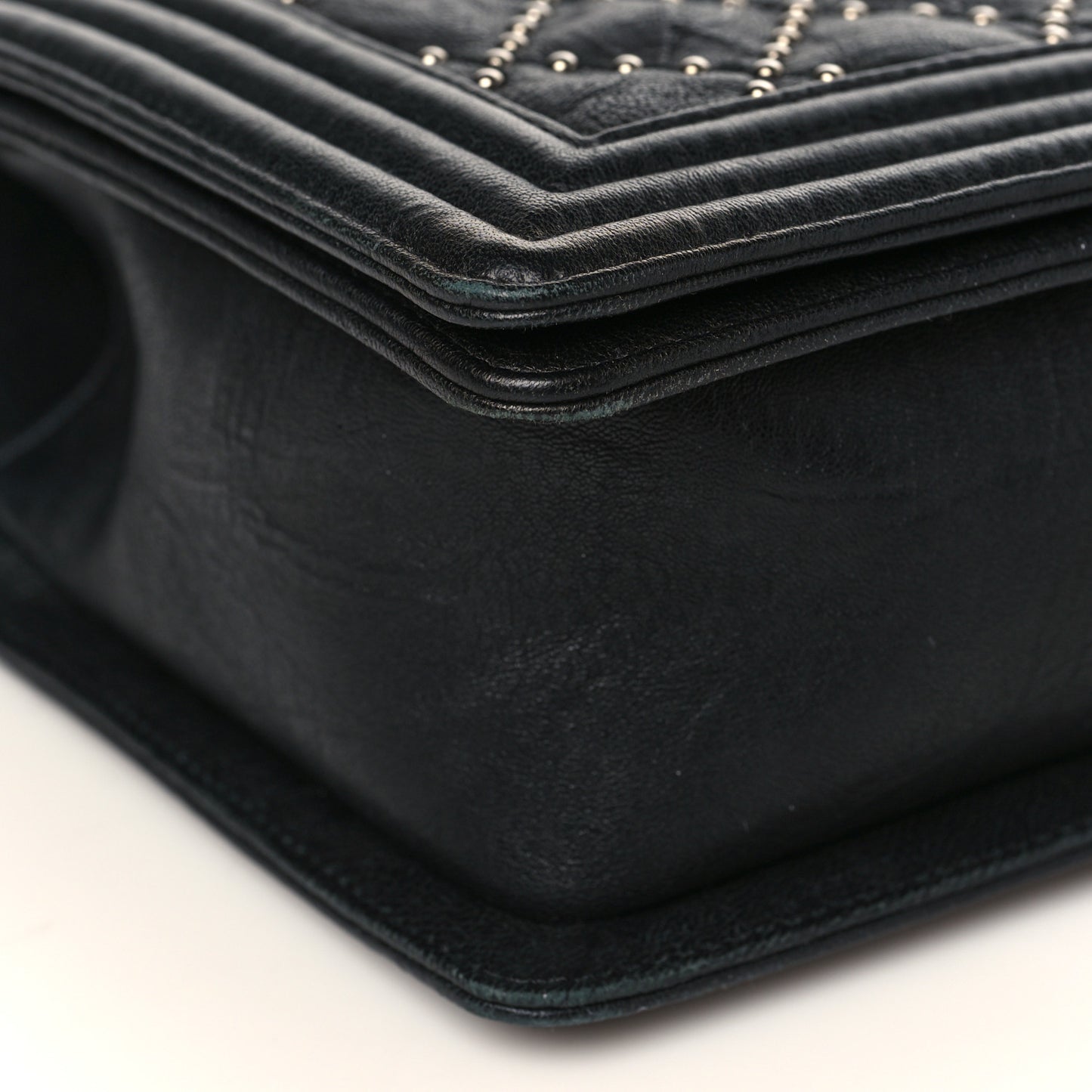 Crumpled Lambskin New Medium Studded Boy Flap Black