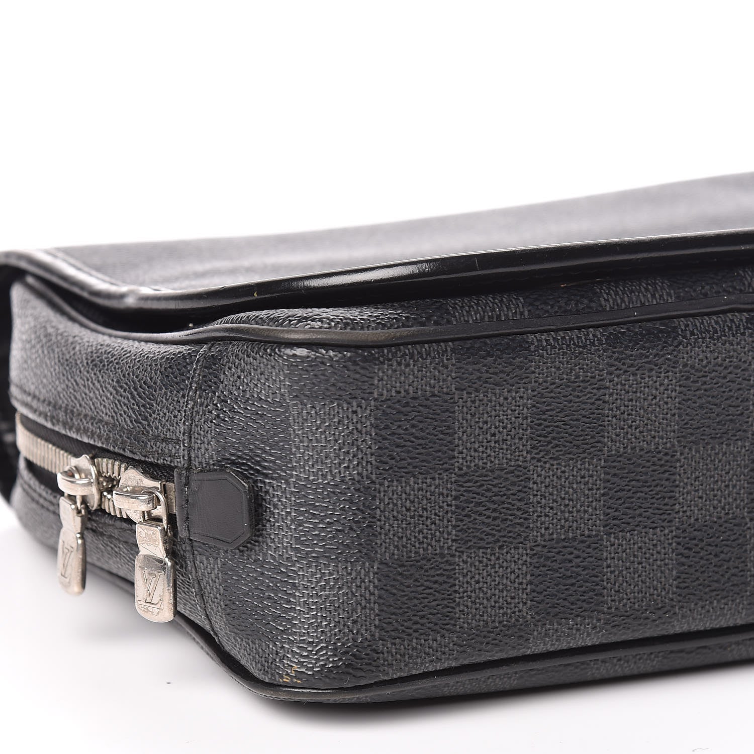 Louis Vuitton Damier Graphite Hanging Toiletry Kit 10 of 12