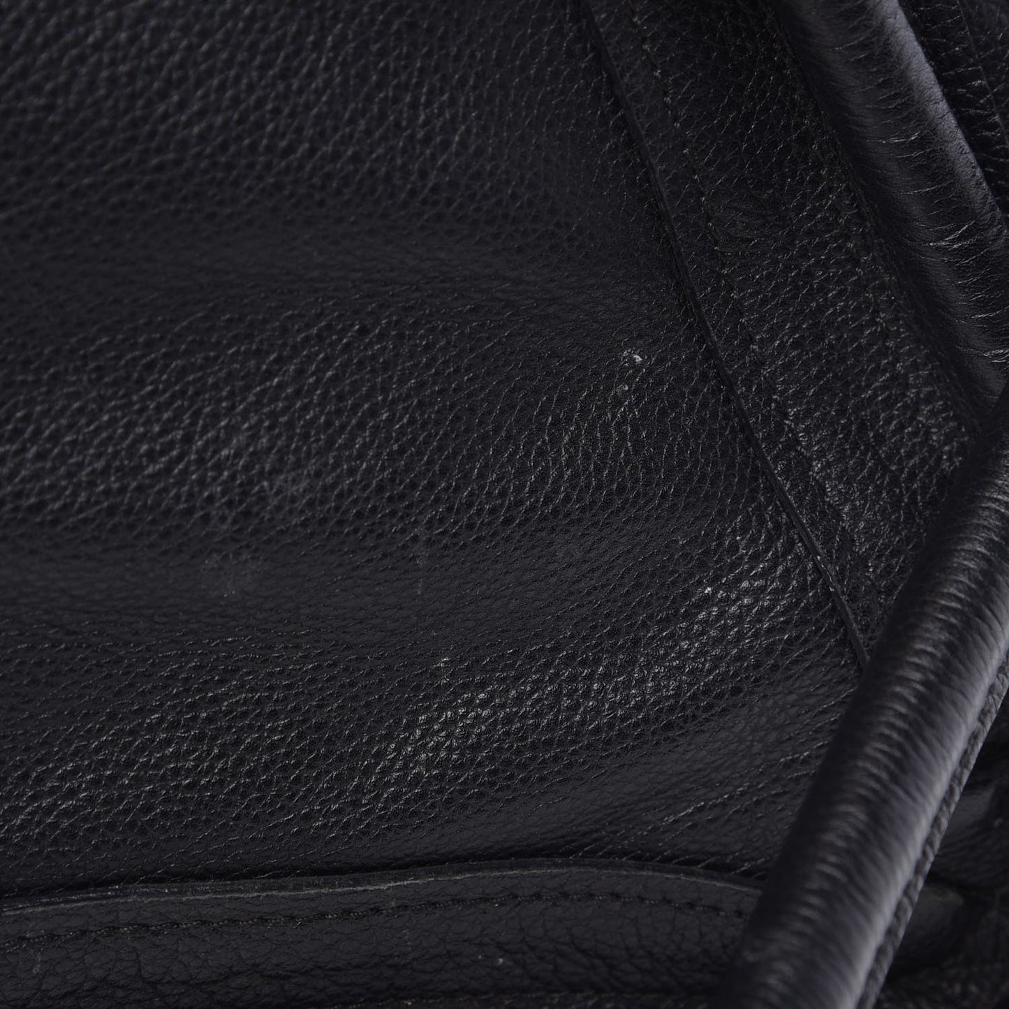 Calfskin Medium Paraty Black