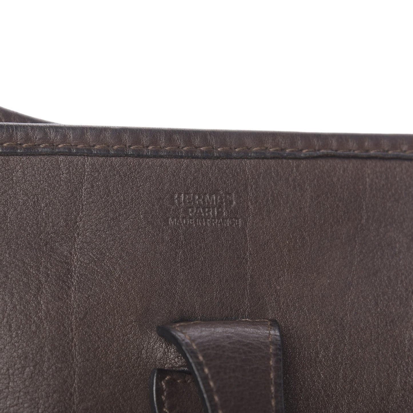 Barenia Evelyne PM Ebene