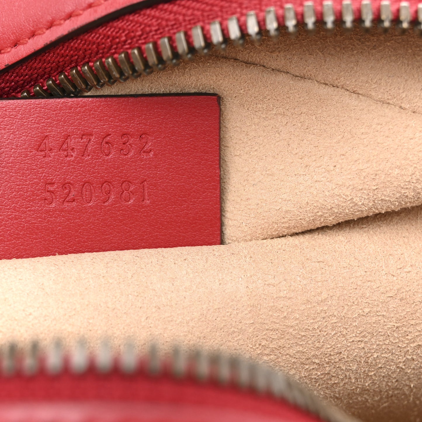 Calfskin Matelasse Small GG Marmont Chain Shoulder Bag Hibiscus Red