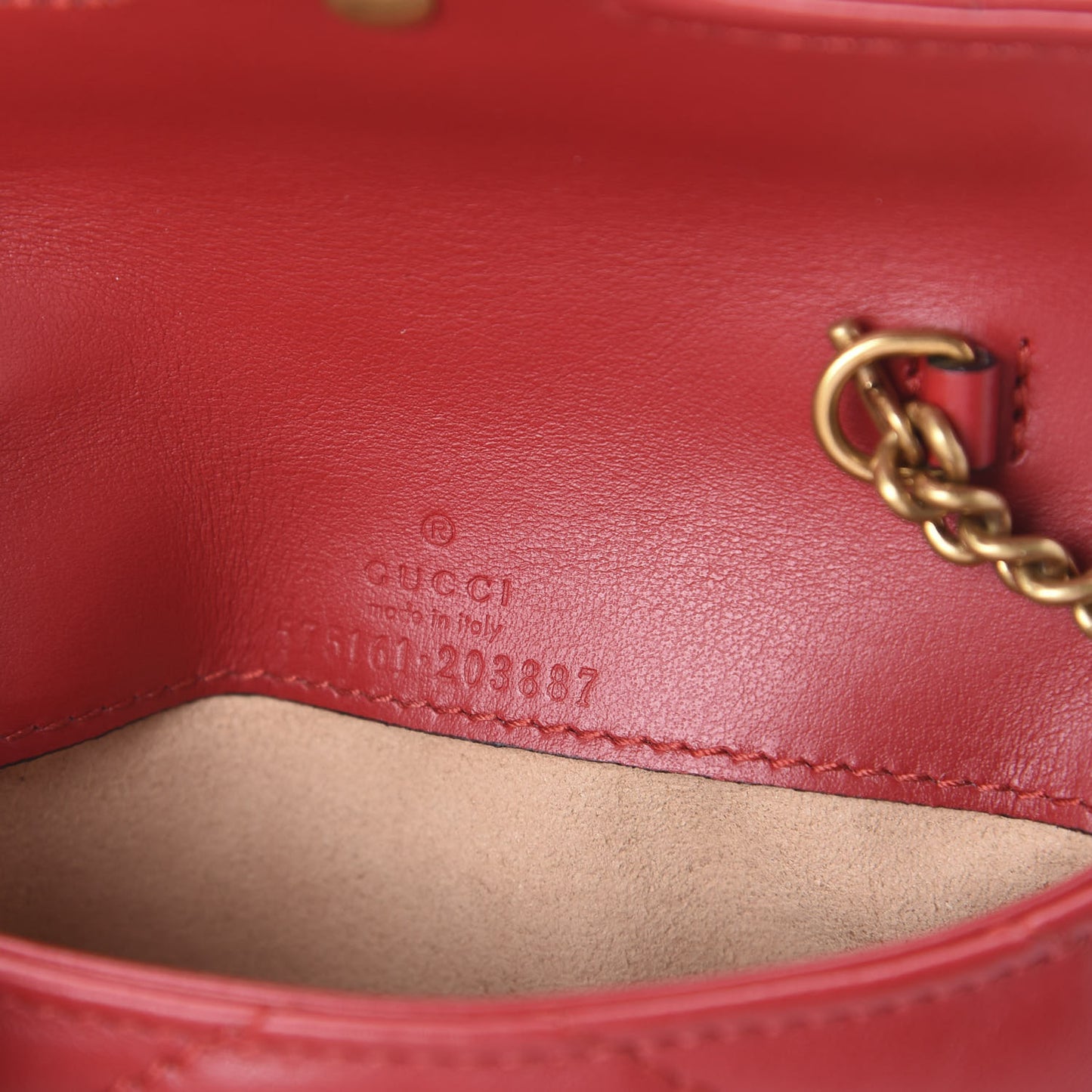 Calfskin Matelasse GG Marmont 2.0 Coin Purse On A Chain Hibiscus Red
