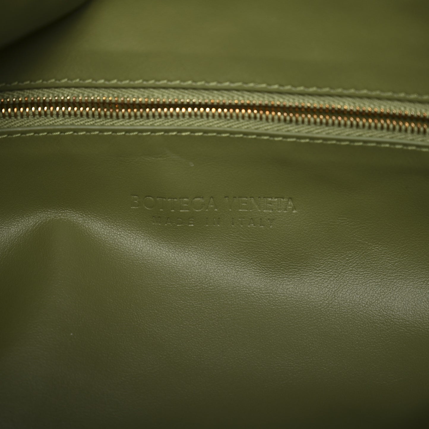 Calfskin Intrecciato Large Hop Matcha