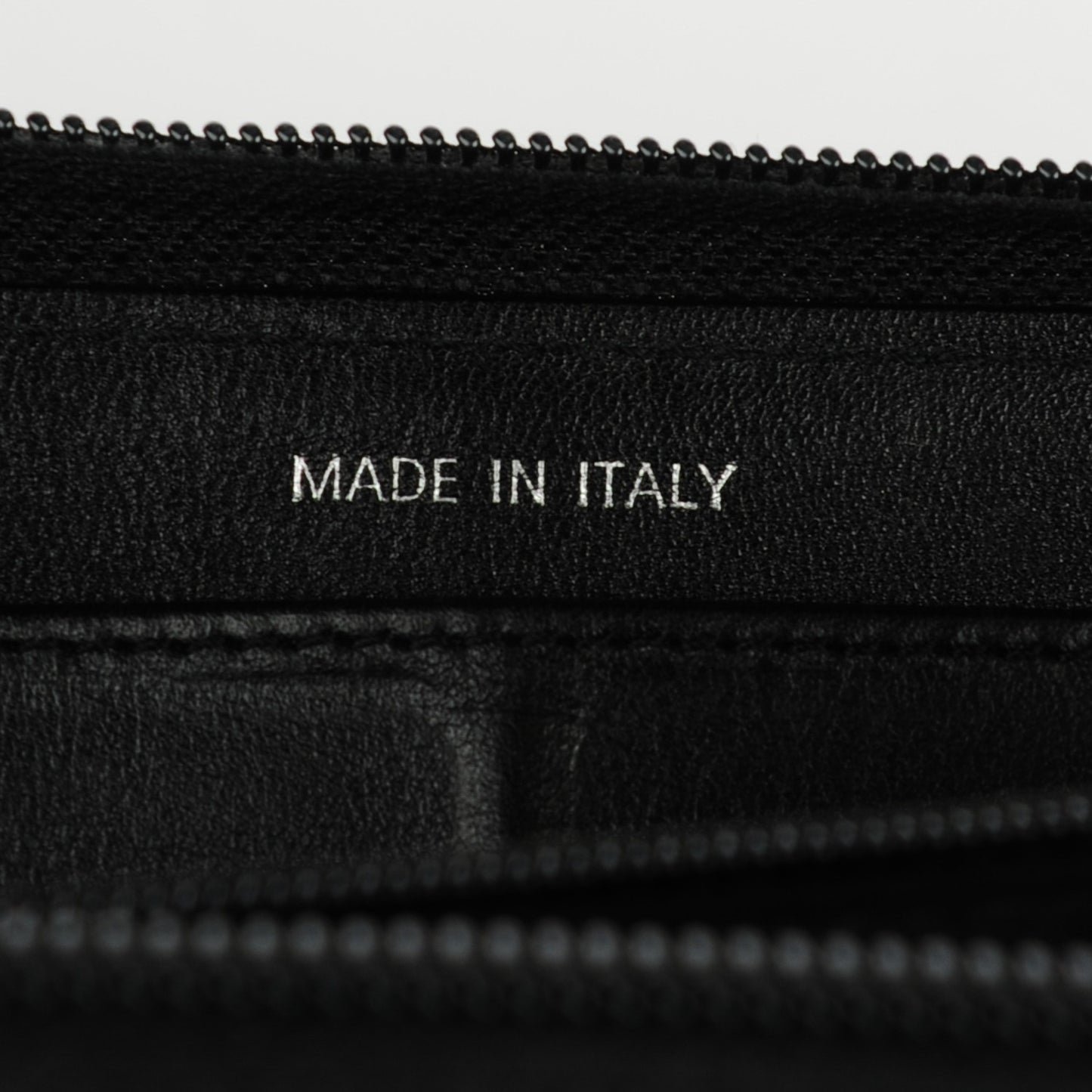 Caviar Timeless CC Large Gusset Zip Around Wallet Black