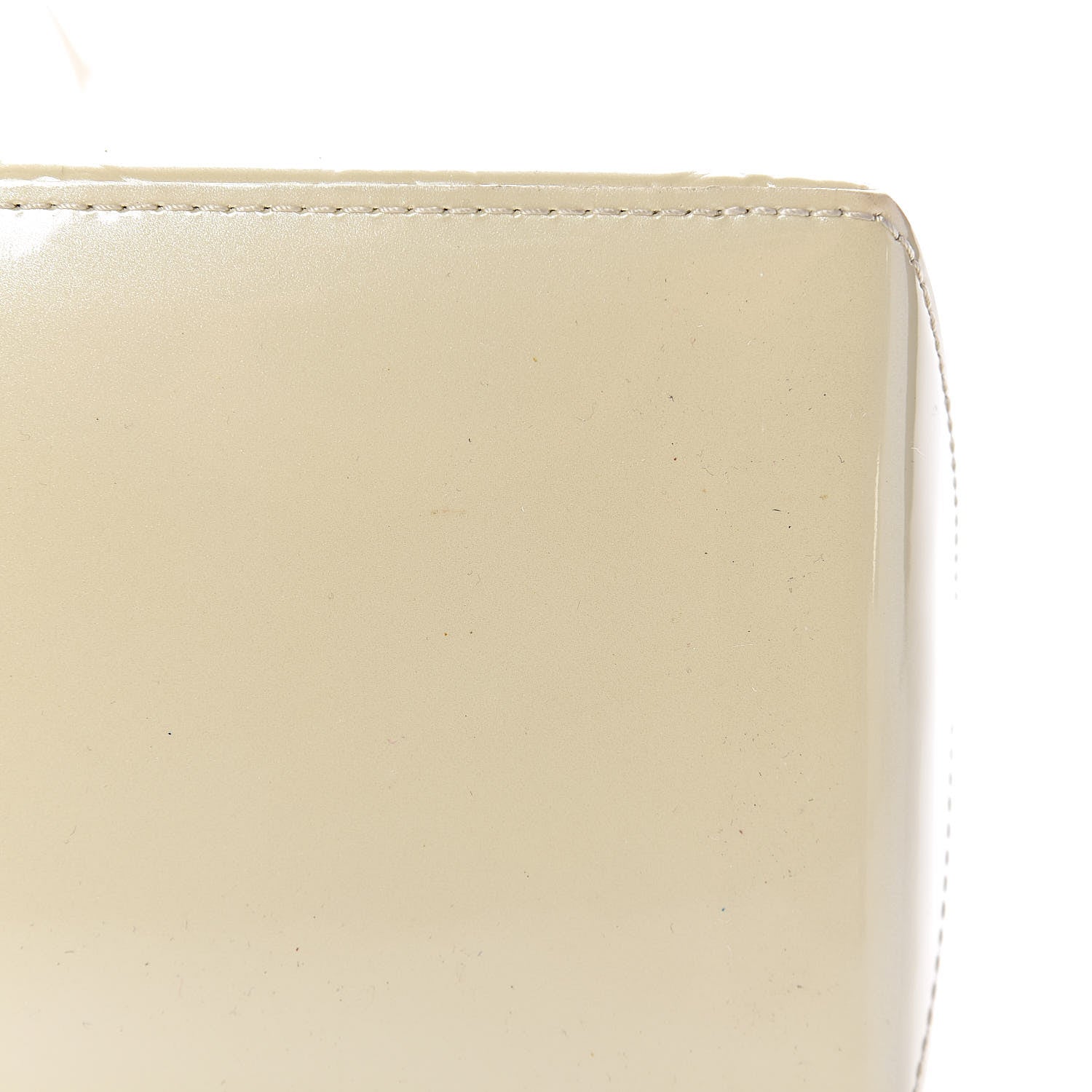 Louis Vuitton Vernis Wilshire MM Blanc Corail 12 of 12