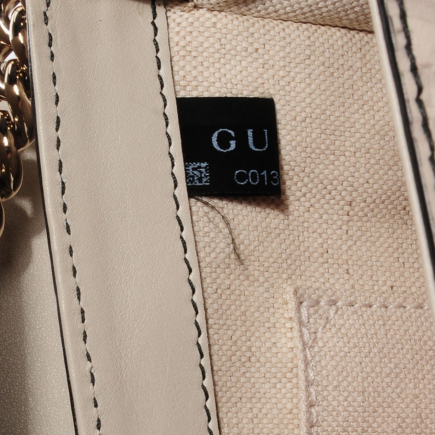 Guccisima Medium Emily Chain Shoulder Bag Off White