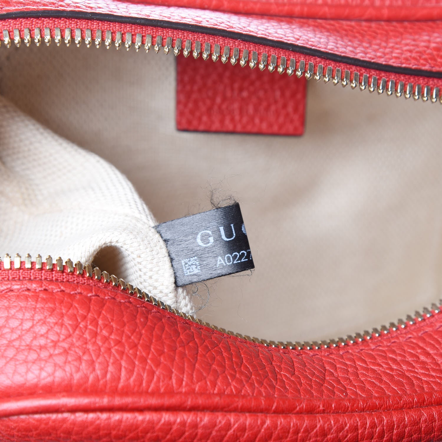 Gucci Pebbled Calfskin Small Soho Disco Bag Vibrant Red 7 of 10