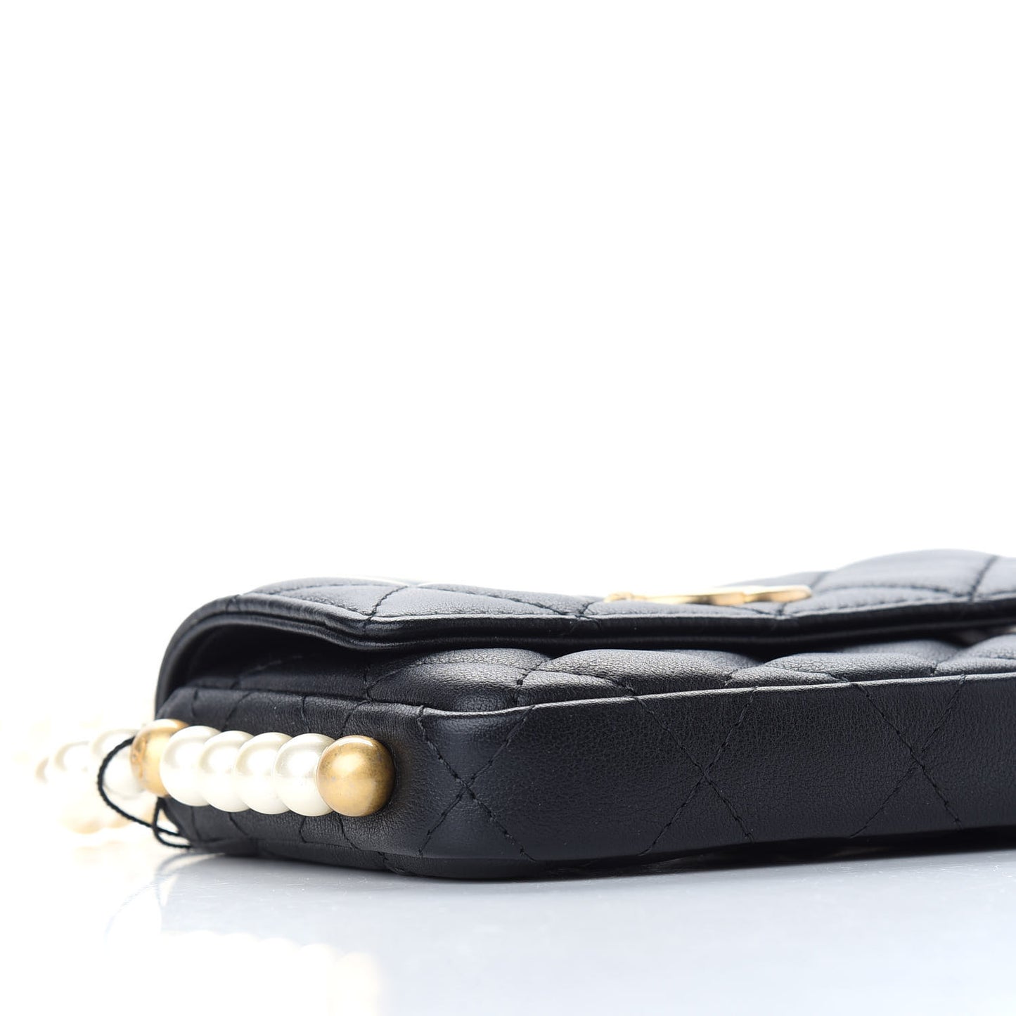 Calfskin Quilted About Pearls Card Holder Flap With Chain Black
