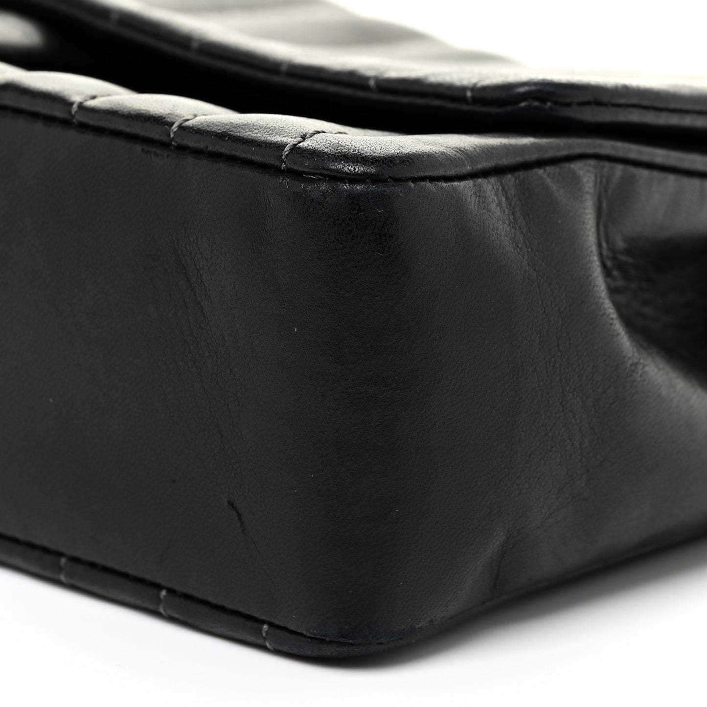Lambskin Vertical Quilted Medium Single Flap Black