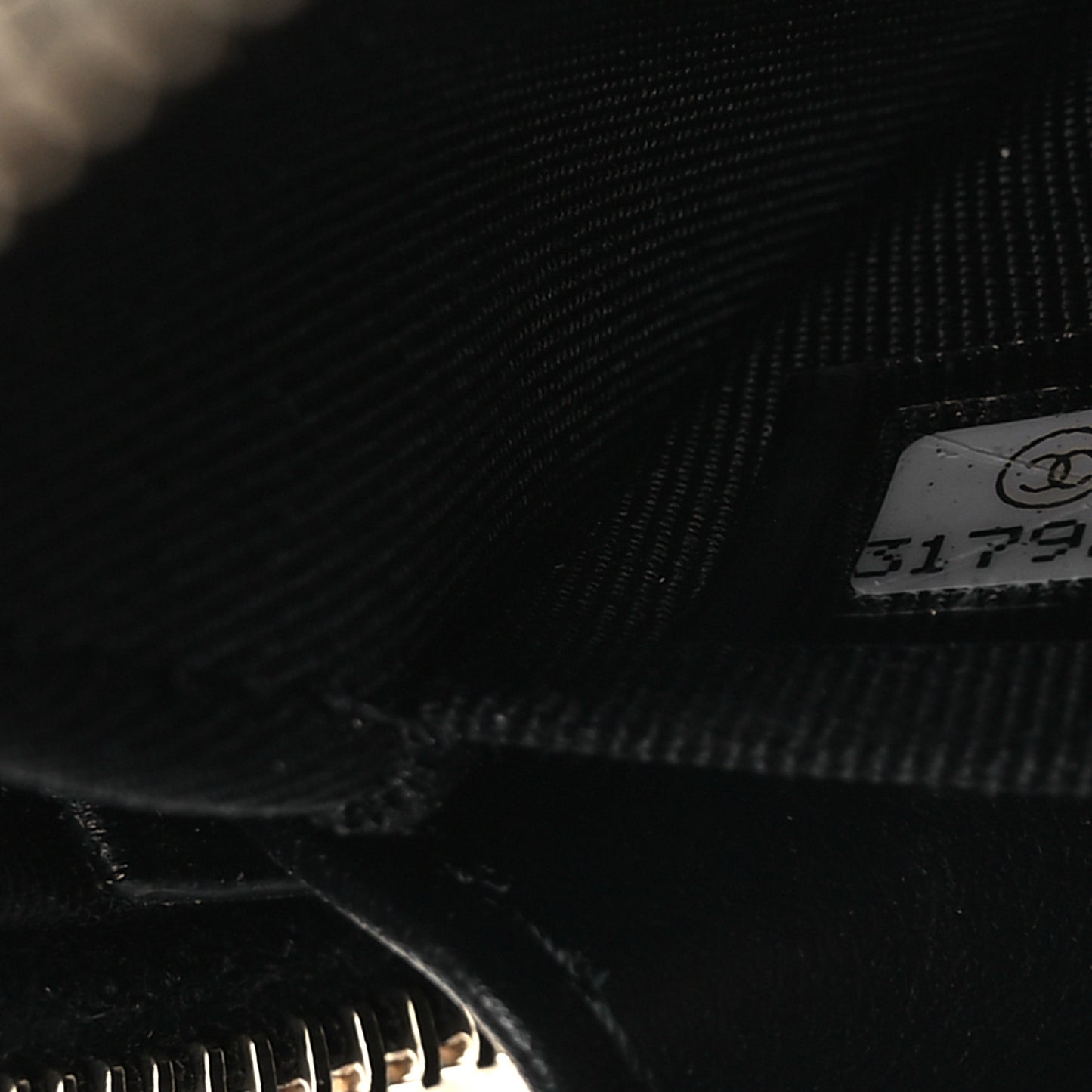 Caviar Quilted Round Handle With Care Vanity With Chain Black