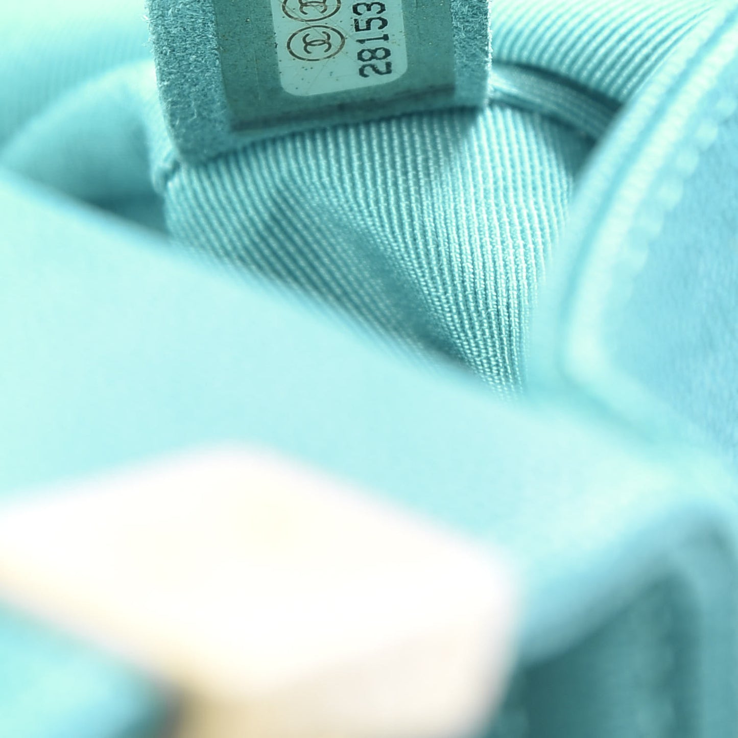 Caviar Quilted Medium Boy Flap Turquoise
