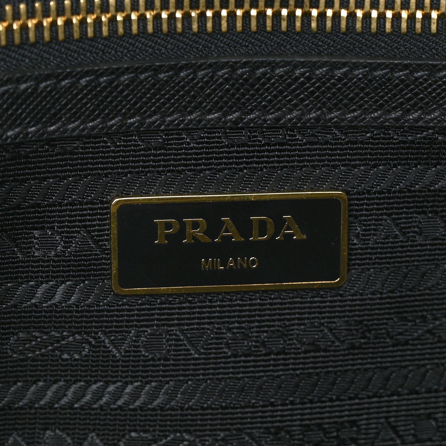 Saffiano Lux Medium Tote Black