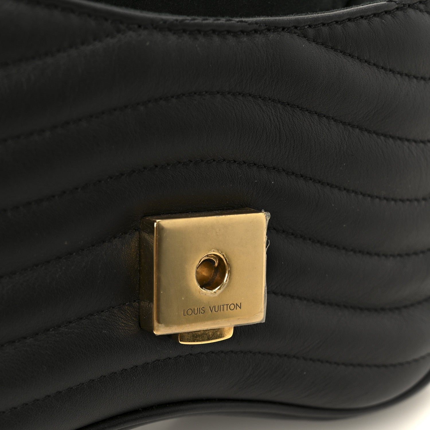 Louis Vuitton Calfskin New Wave Chain PM Black 1847686 – FASHIONPHILE