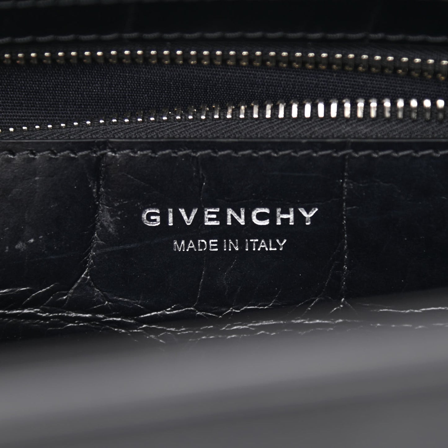 Calfskin Crocodile Embossed Medium Lock Antigona Black