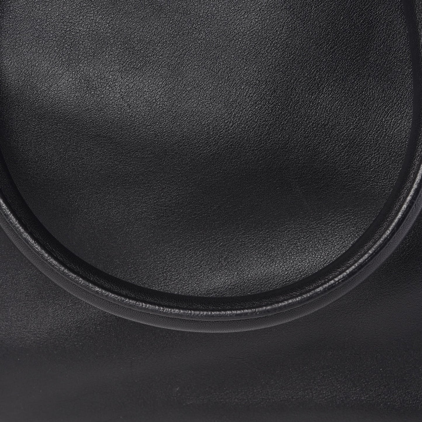 Calfskin Medium Classic Y Cabas Black