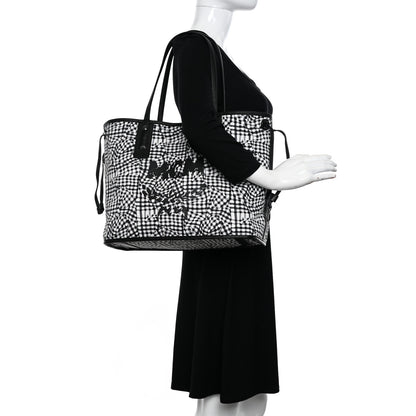 MCM Grained Calfskin Visetos Medium Liz Reversible Shopper Tote Black 2 of 18