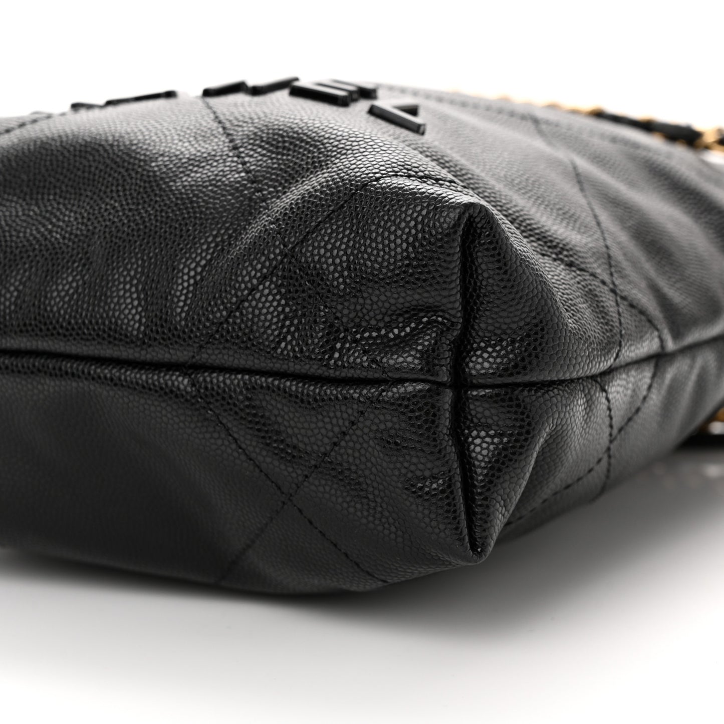Shiny Caviar Quilted Monochrome Mini Chanel 22 Black