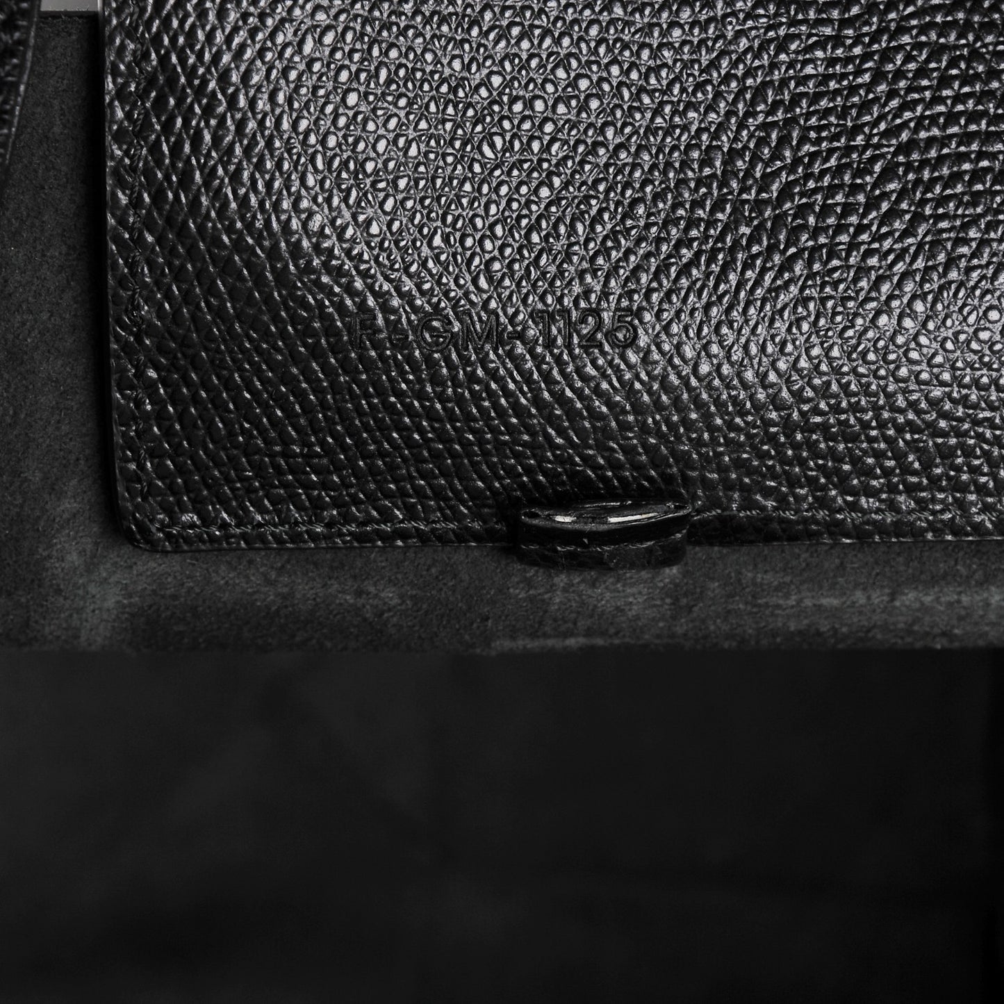 Grained Calfskin Small Vertical Cabas Black