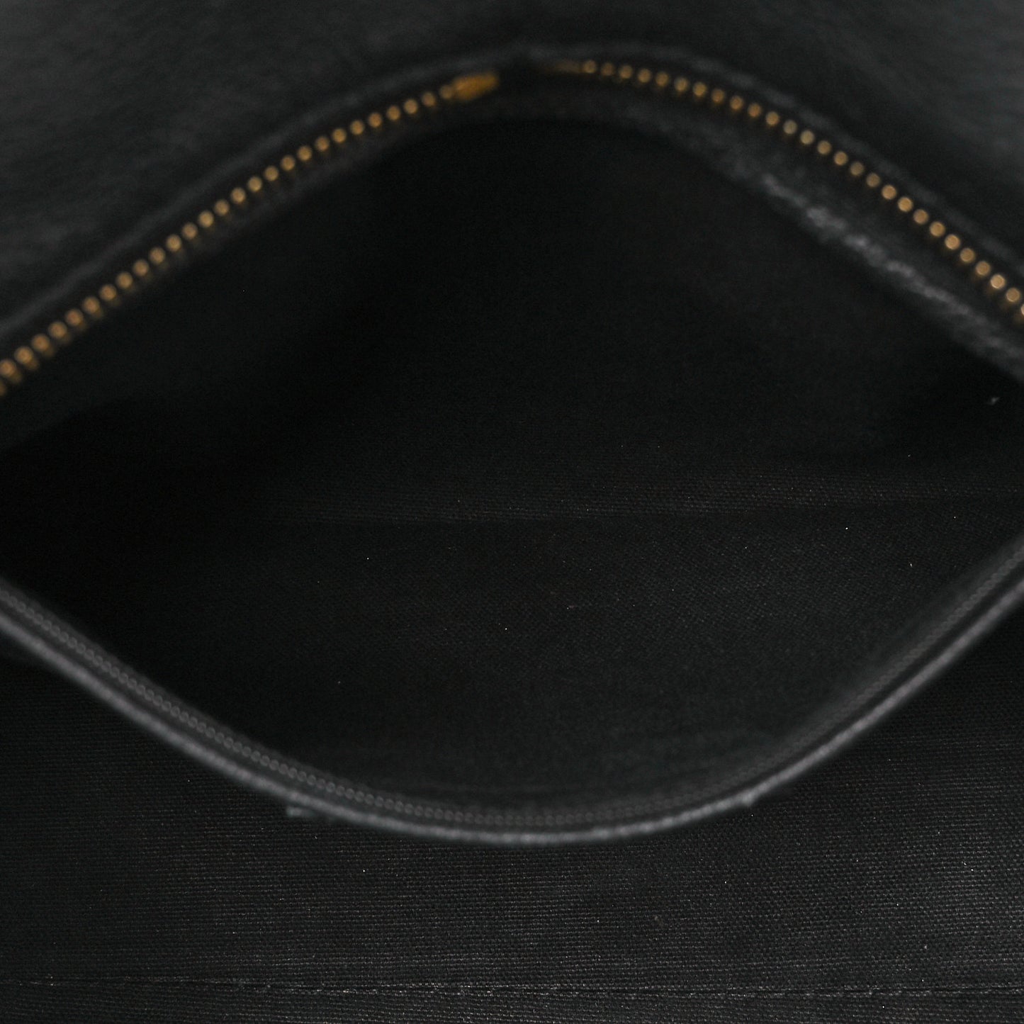 Pebbled Calfskin Small Skull Padlock Zip Around Tote Black