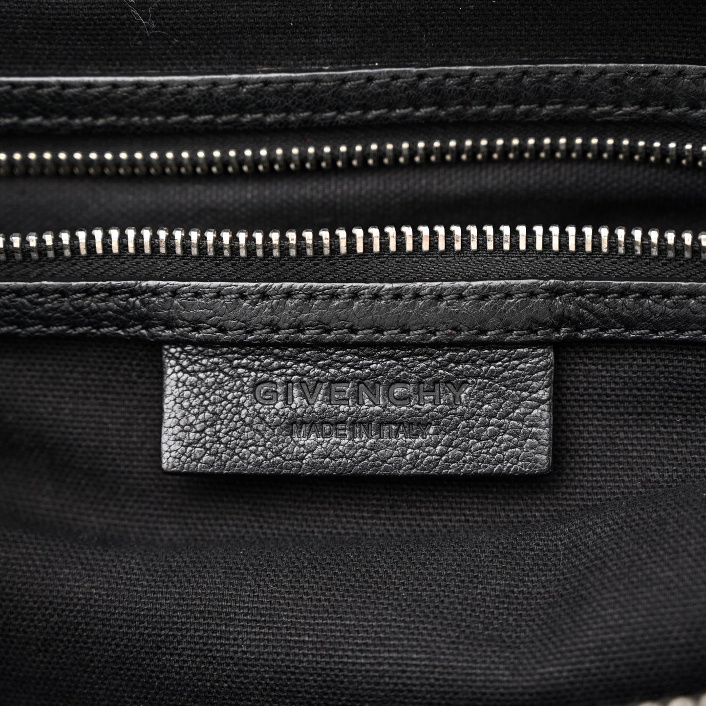 Sugar Goatskin Medium Antigona Black