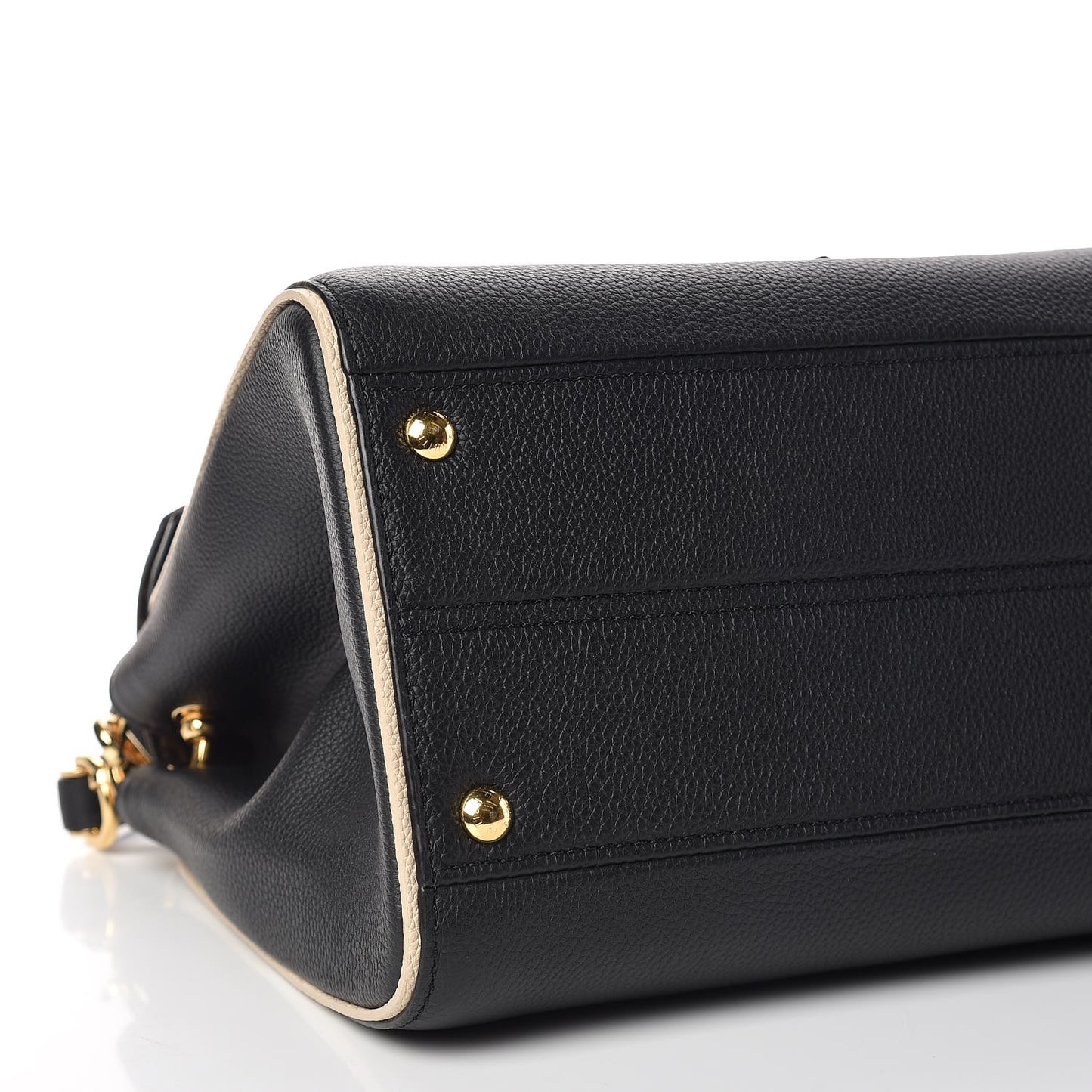 Monogram Double V Black